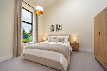 Bedroom with garden view