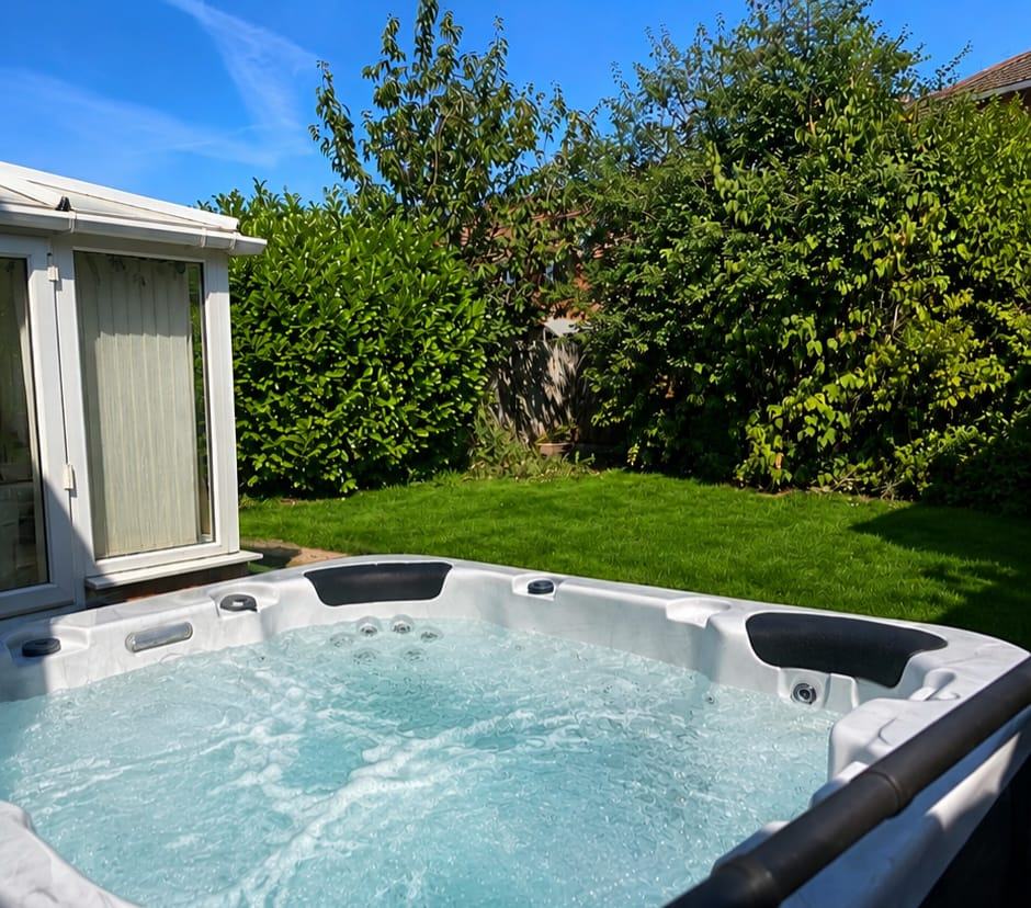 The Derby House: private hot tub in the garden