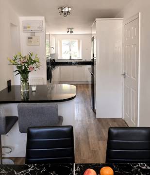 Kitchen and breakfast bar
