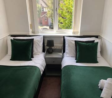 Twin bedroom